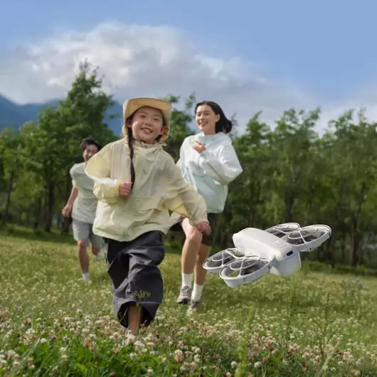 DJI Neo Drohne